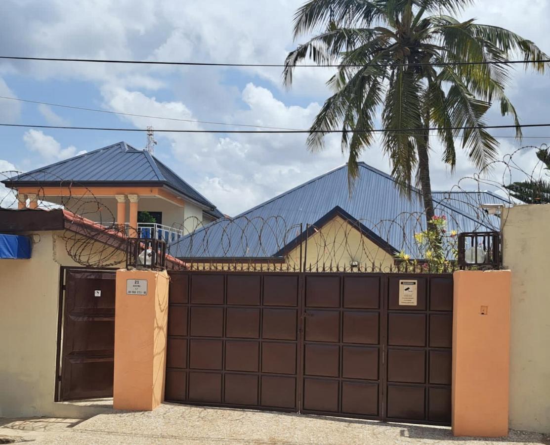 Pool House Retreat In Accra Apartment Exterior photo